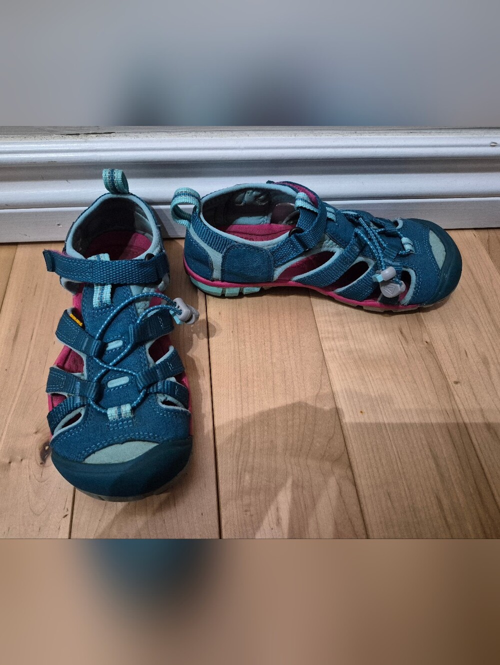 Keen toddler girl size 13 sandals